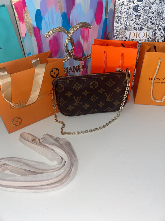 Mini pouch