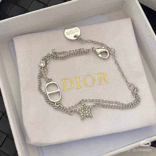 Silver d braclet